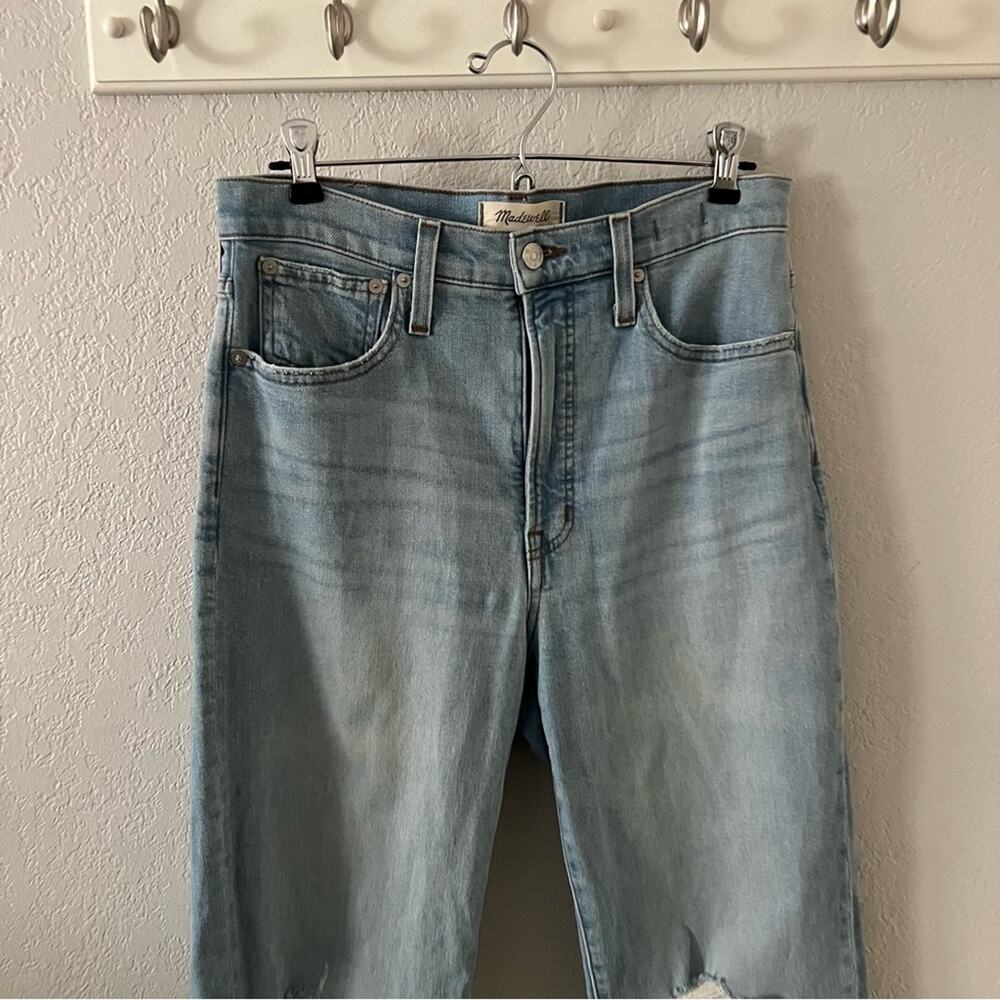 Madewell The Perfect Vintage Straight Jean in Danby Wash: Knee-Rip Edition - Picture 5 of 9